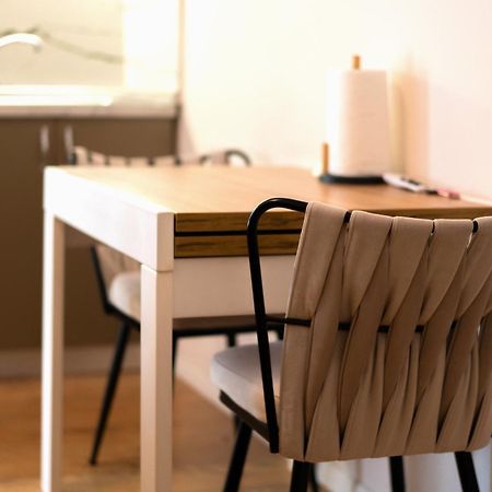 Colorful Comfy Condo Central Tirana Bagian luar foto
