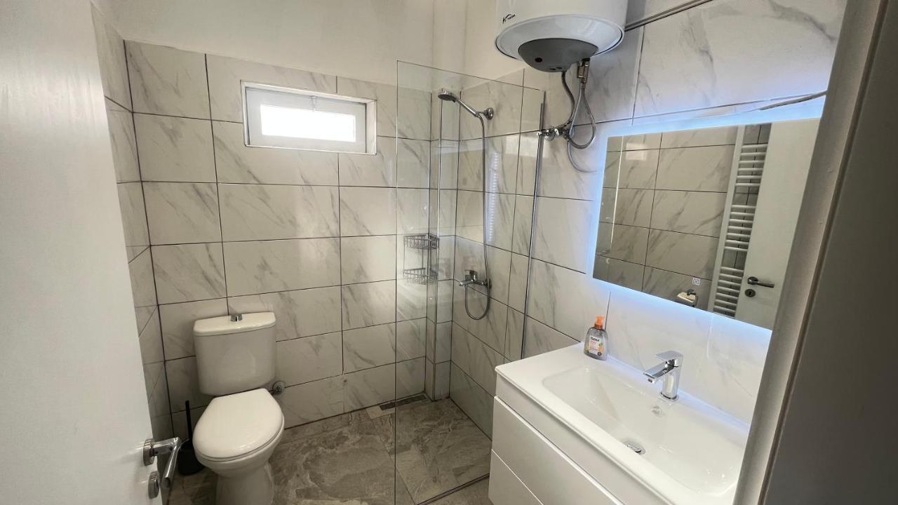 Colorful Comfy Condo Central Tirana Bagian luar foto