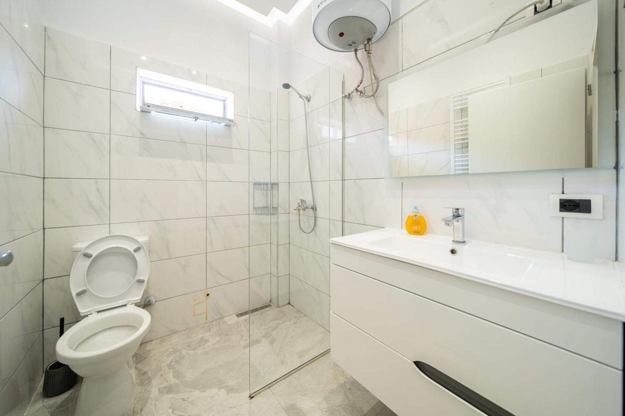 Colorful Comfy Condo Central Tirana Bagian luar foto