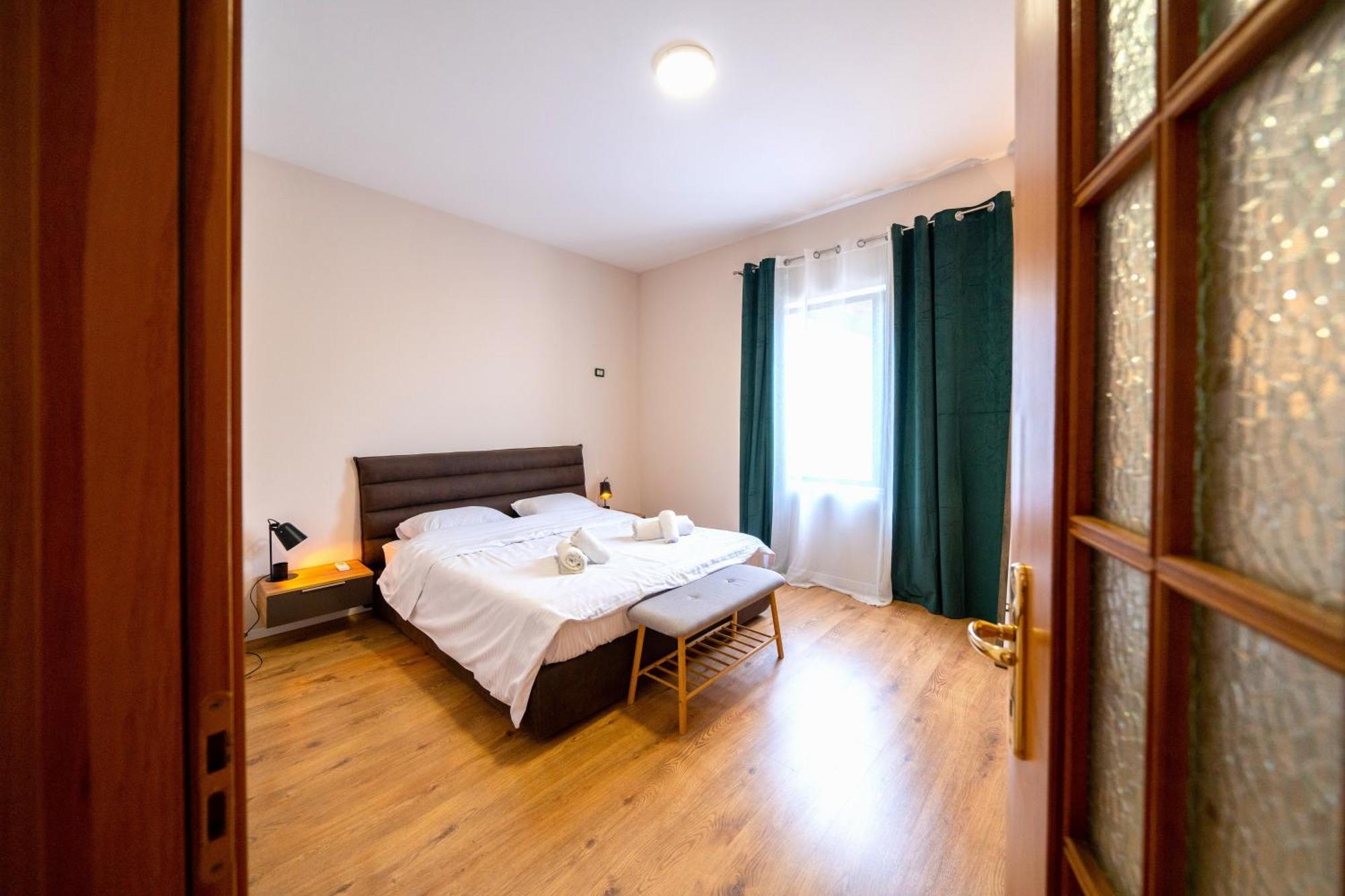 Colorful Comfy Condo Central Tirana Bagian luar foto