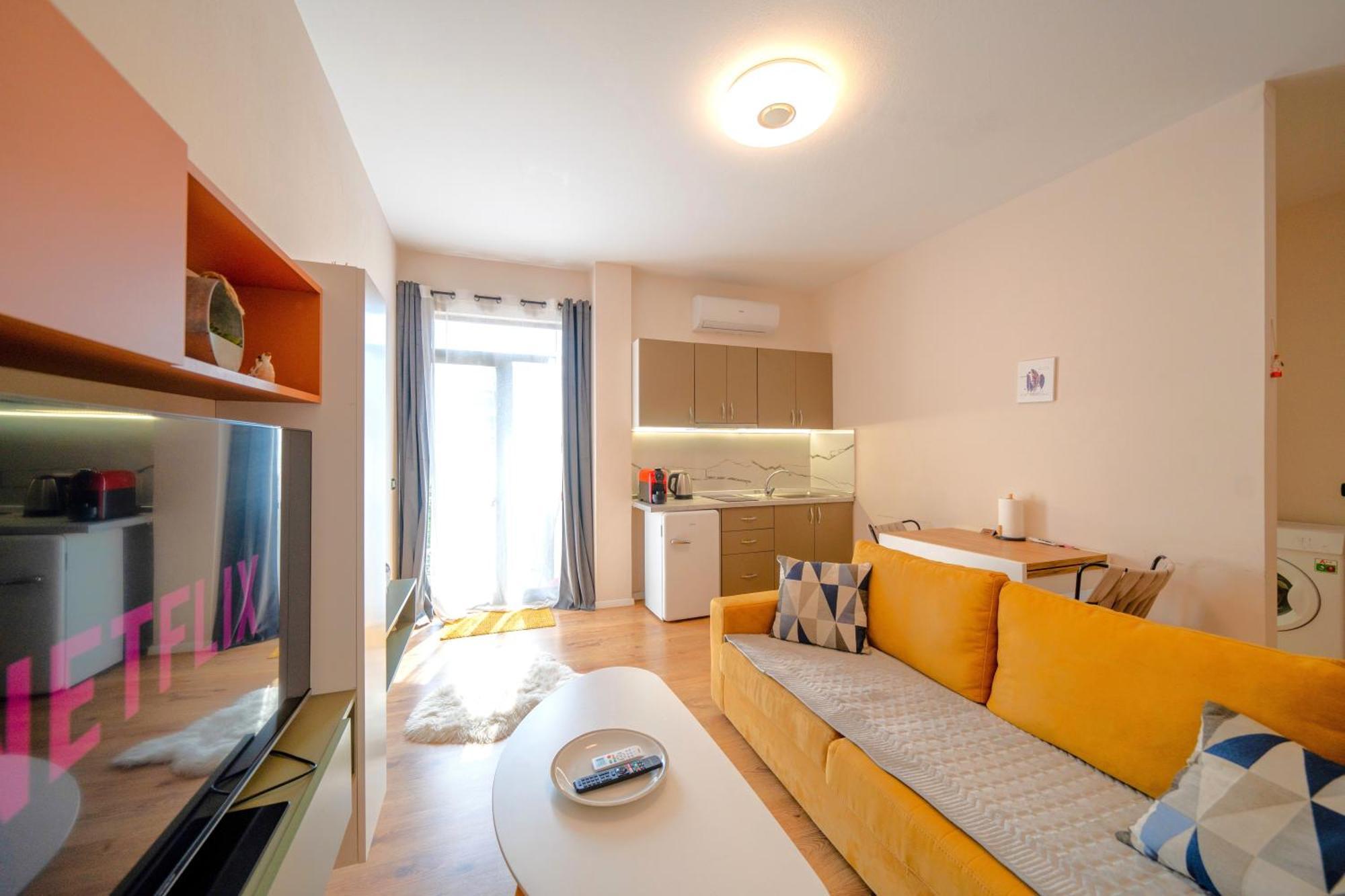 Colorful Comfy Condo Central Tirana Bagian luar foto