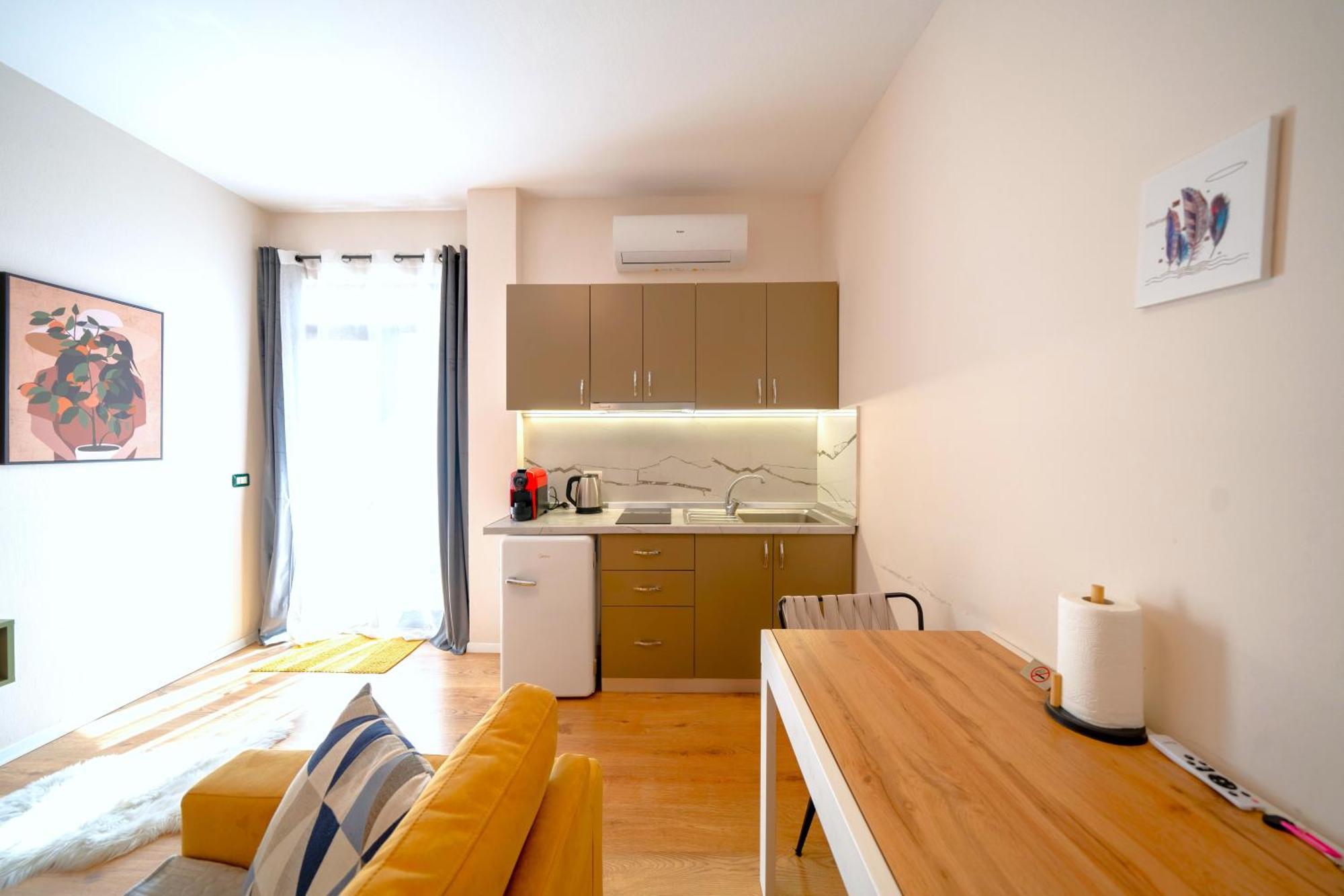 Colorful Comfy Condo Central Tirana Bagian luar foto