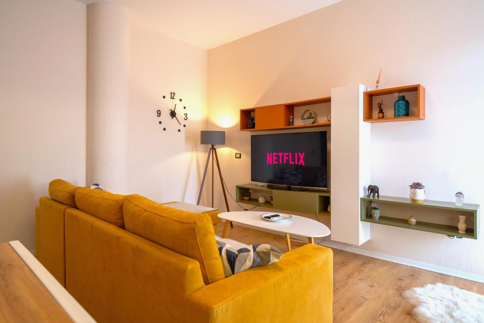 Colorful Comfy Condo Central Tirana Bagian luar foto