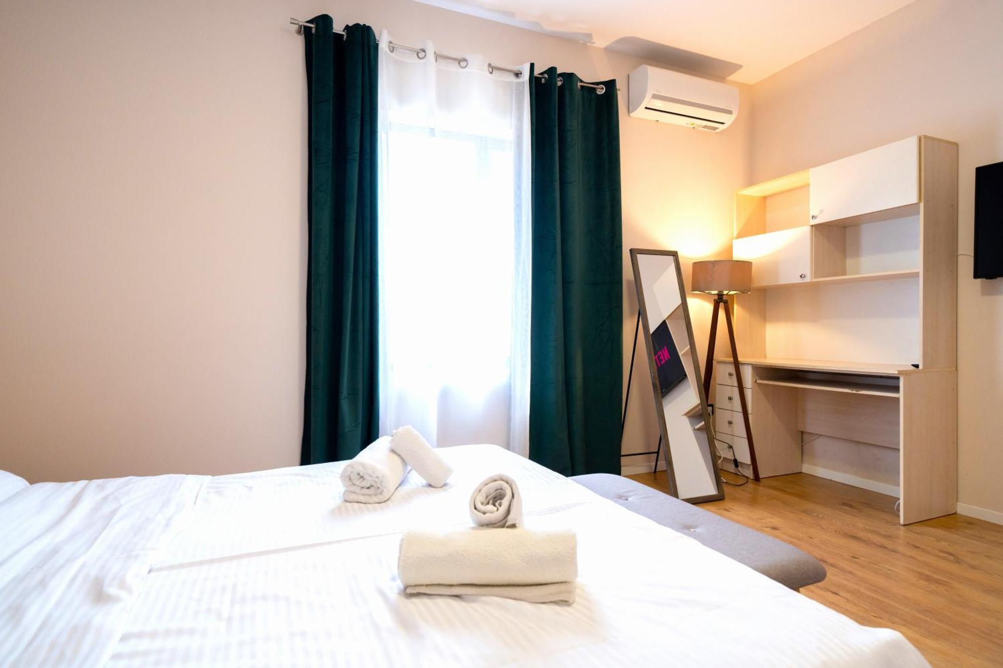 Colorful Comfy Condo Central Tirana Bagian luar foto